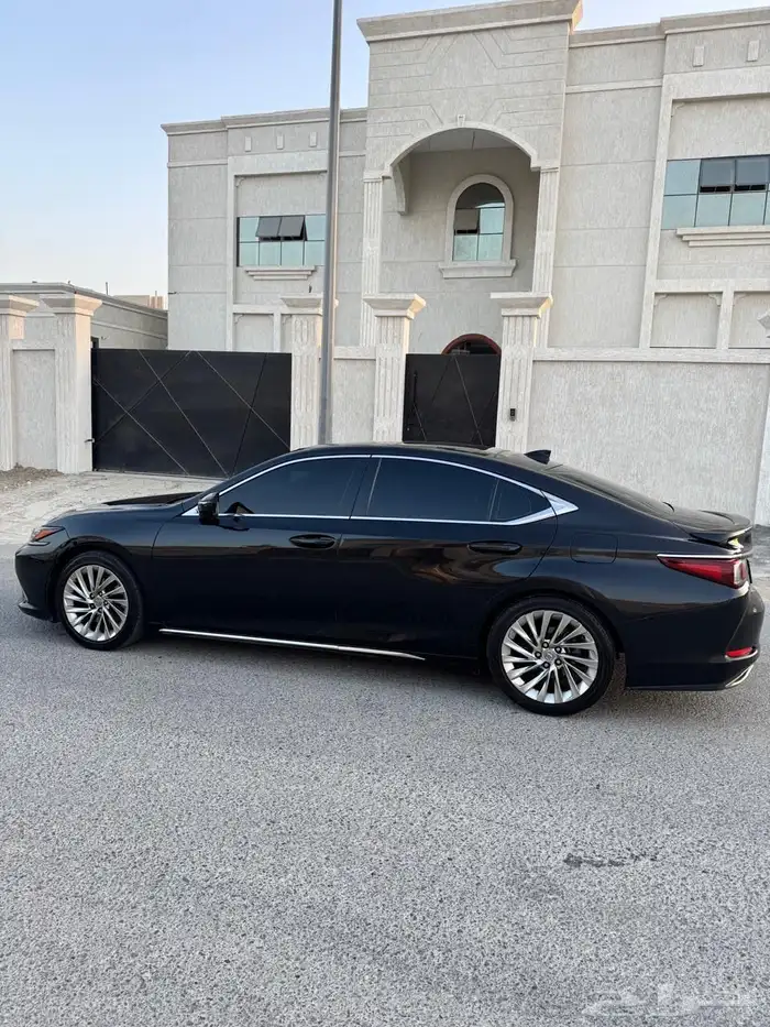 لكزس ES350 بلاتينيوم خليجي موديل 2020 بدبي 1
