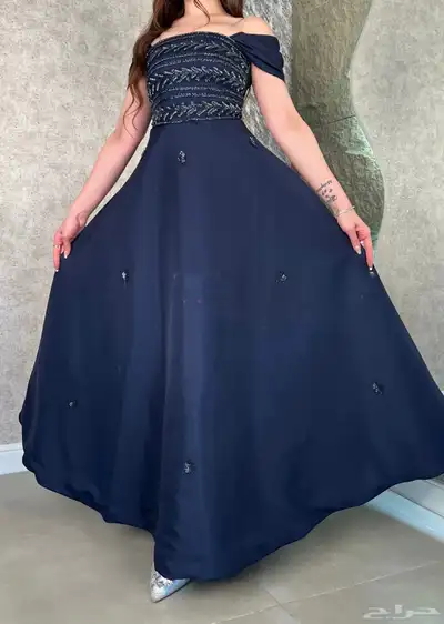 فستان لبسه وحده 3
