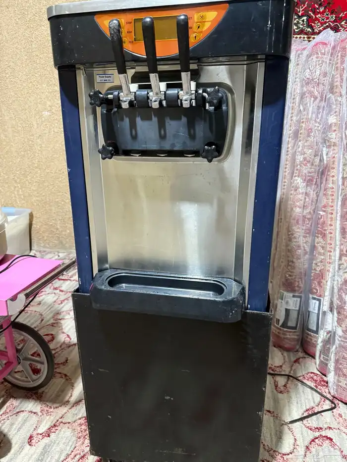 للبيع مكائن آيسكريم و غزل البنات و بوب كورن 1