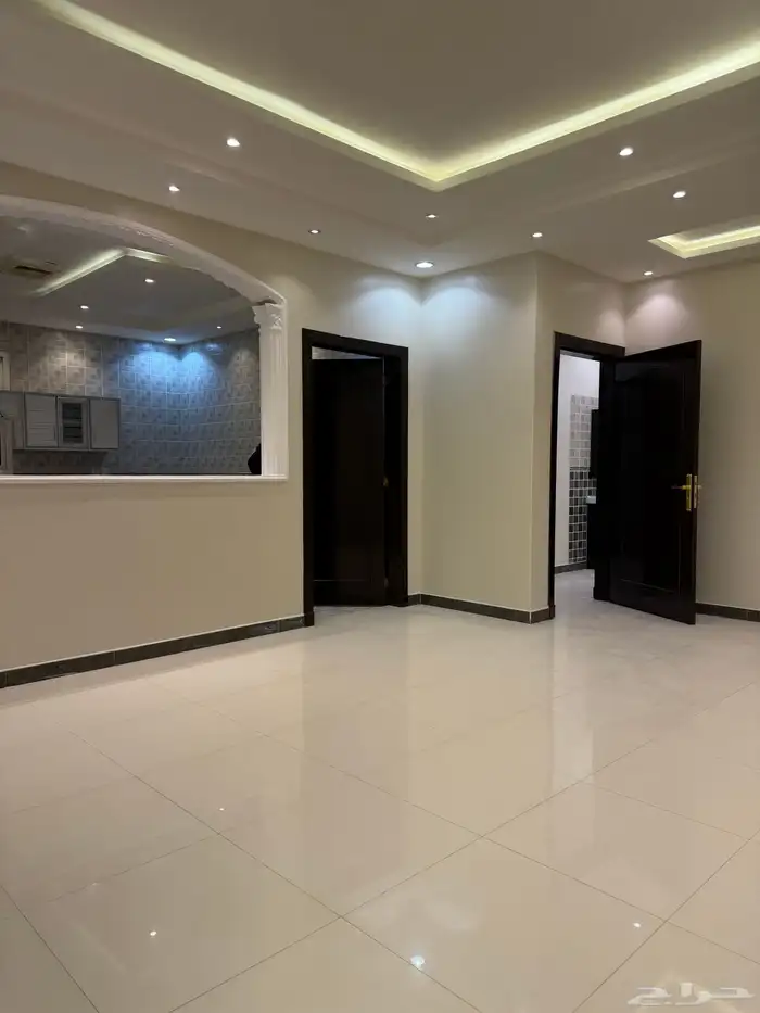 شقة ثلاث غرف وصاله ومطبخ في العارض. Three-room apartment 5