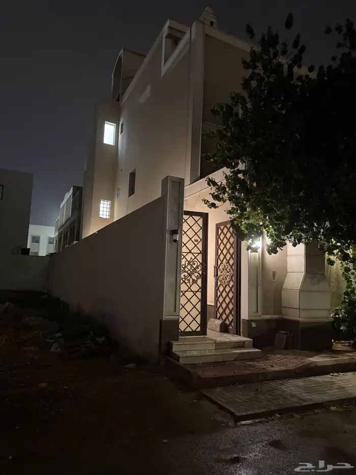 شقة ثلاث غرف وصاله ومطبخ في العارض. Three-room apartment 0