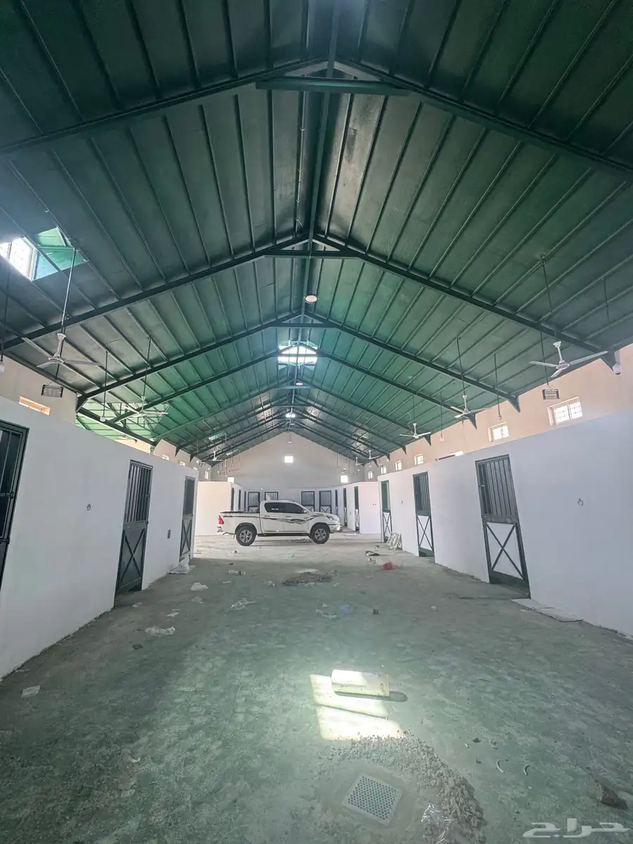 حداده هناكر اسطبلات خيول مستودعات قرميد 5