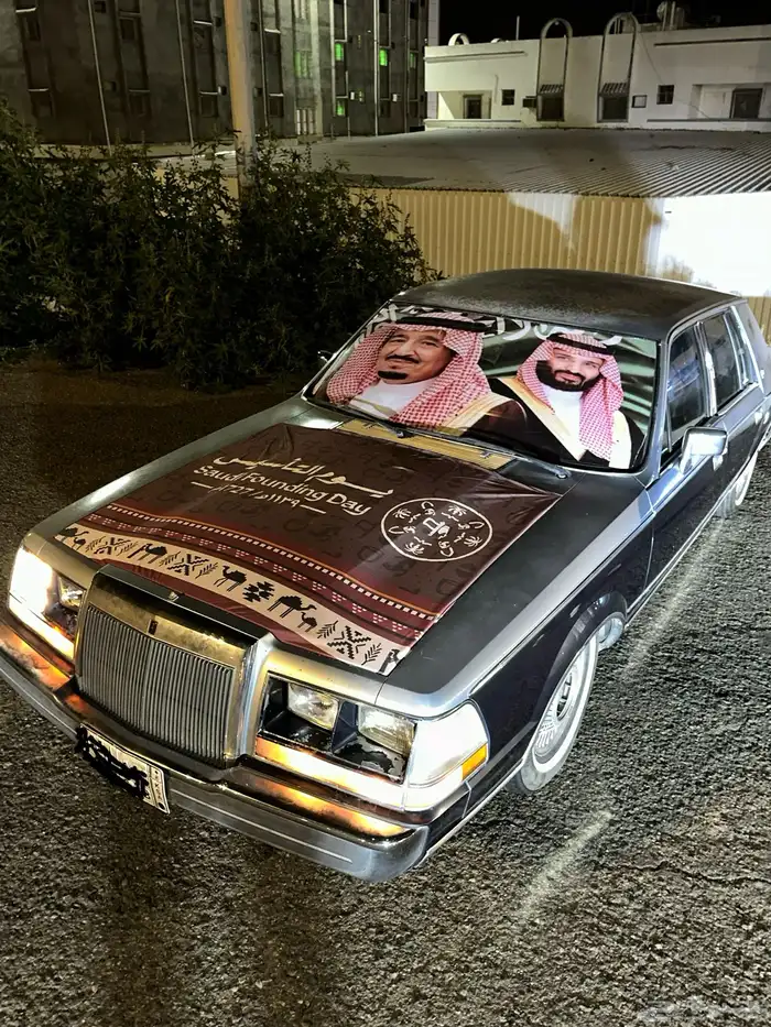 سياره كلاسيكيه نادره ونظيفه لينكون انتر كونتيننتال كريستال 12