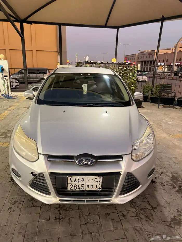 للبيع سيارة فورد 5