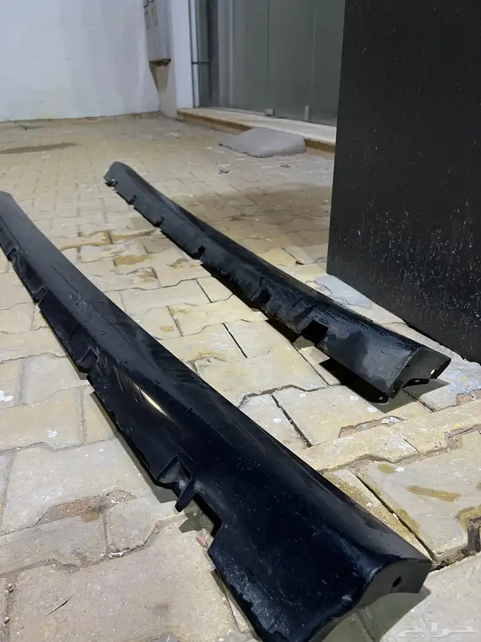 للبيع قطع تشارجر وكالة سمكات جانبية وجناح خلفي 1