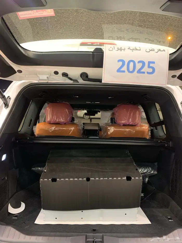 تويوتا لكزس LX600 بريميVIP ابيض بلاك اديشن داخل جملي2025 5