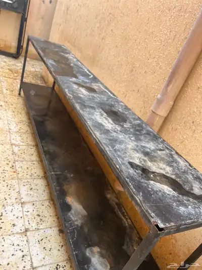 طاولة حديد 1