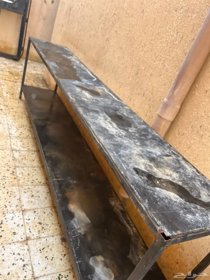 طاولة حديد 1