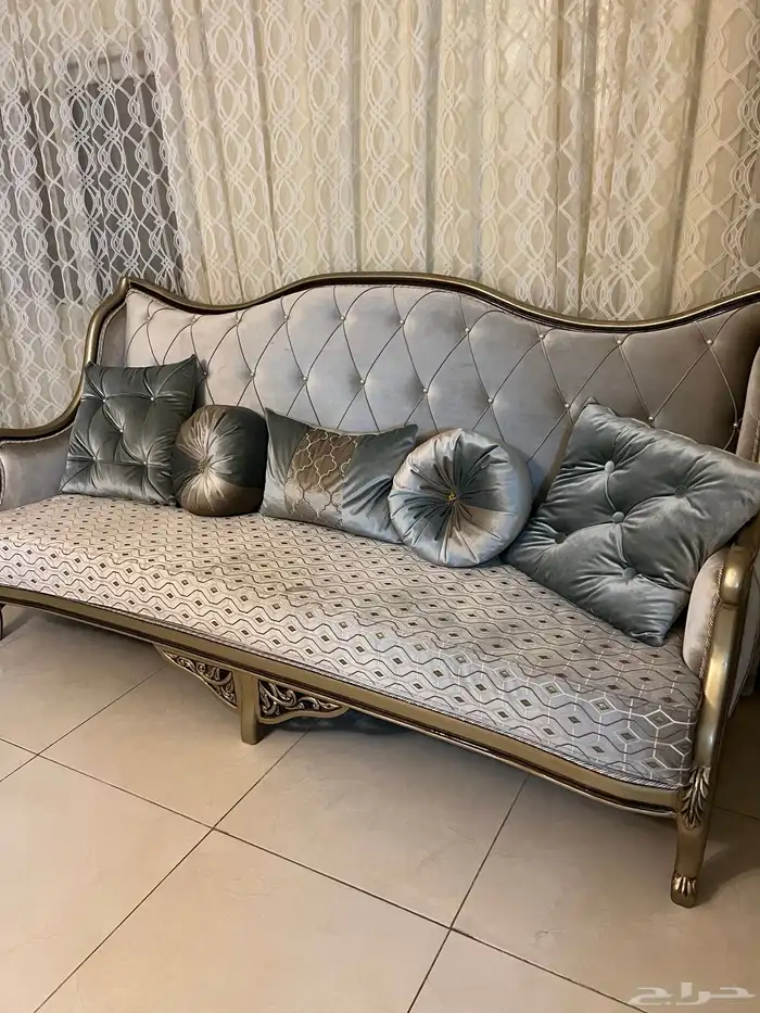 كنب كلاسيكي للبيع 3