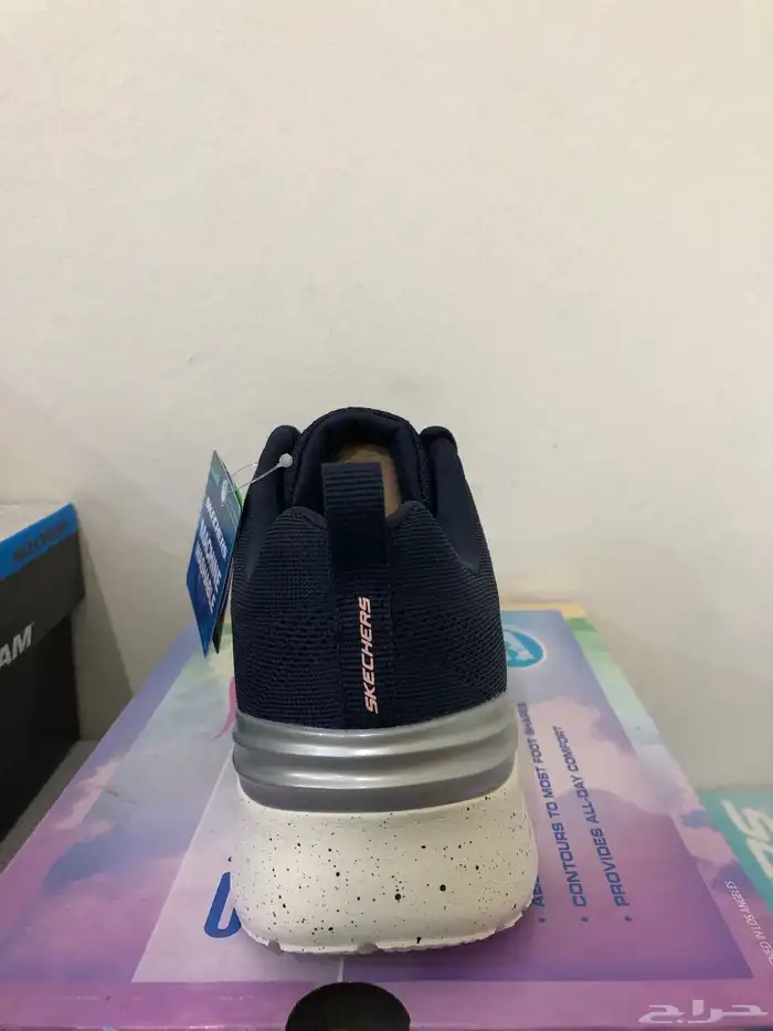 أحذية سكتشرز اصلي نسائية 11