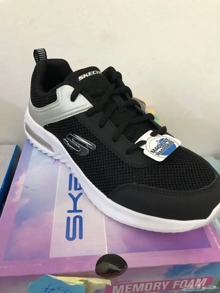 أحذية سكتشرز اصلي نسائية 9