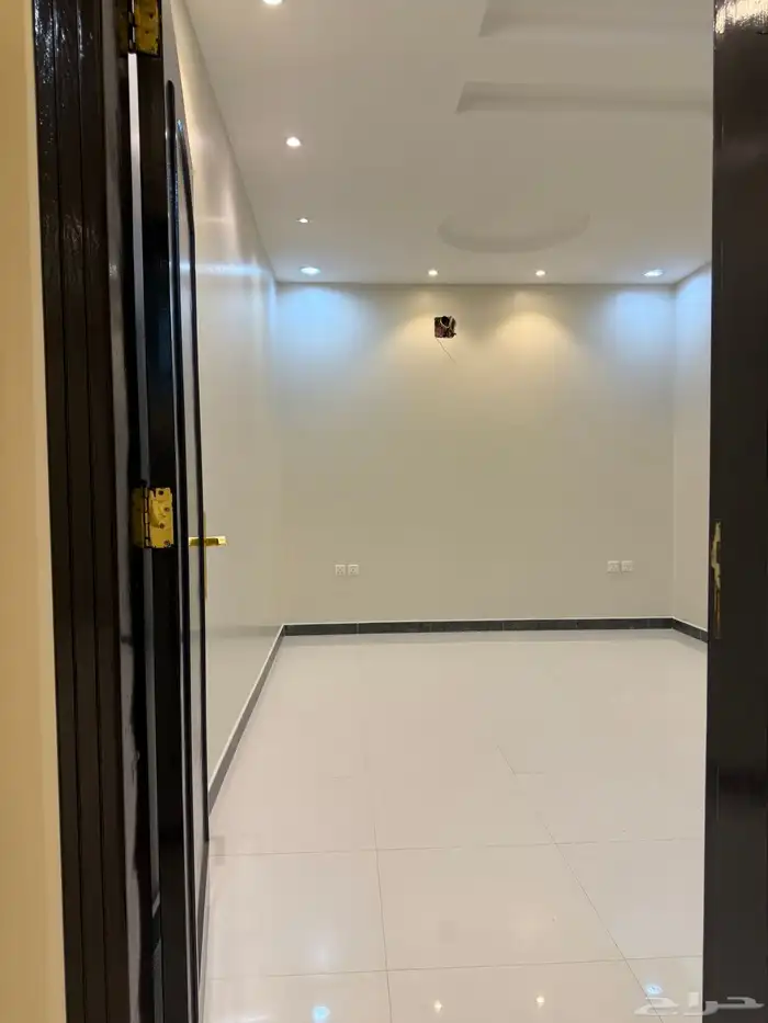 شقة ثلاث غرف وصاله ومطبخ في العارض. Three-room apartment 12