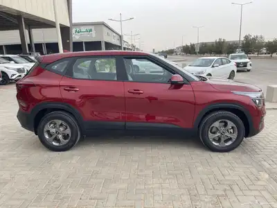 للبيع كيا سيلتوس 2023 ماشي قليل 3