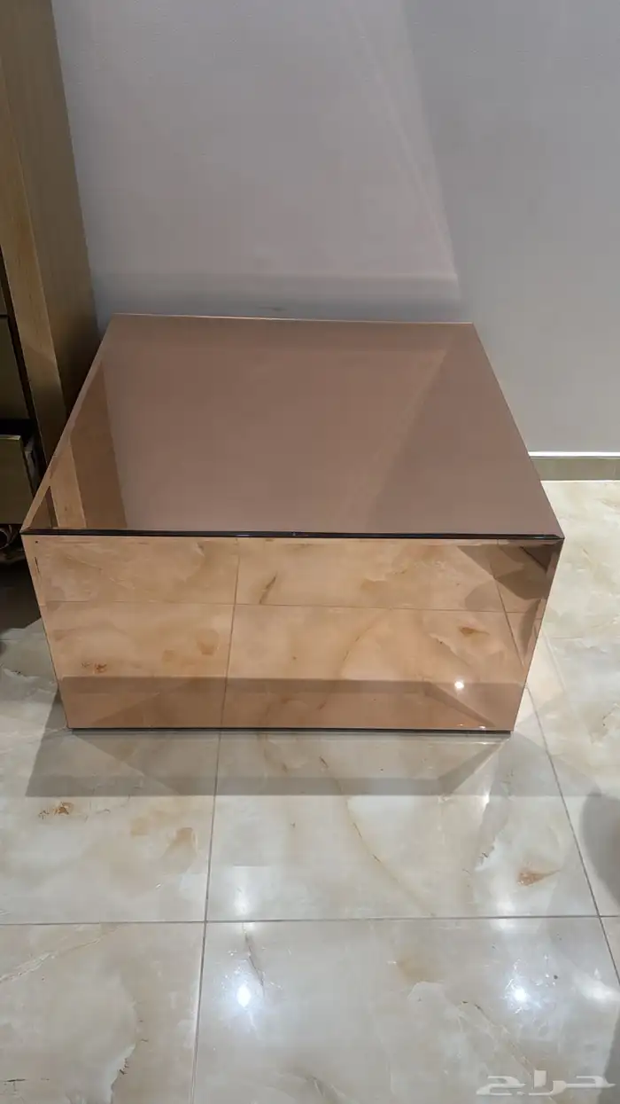 طاوله قزاز مريات متر ف متر جديده شريتها ب 800 للبيع بسعر300 0