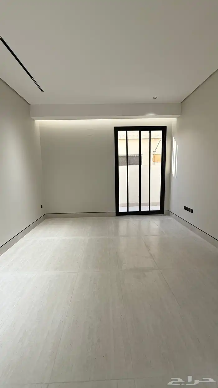دور علوي للبيع حي الدريهميه 7