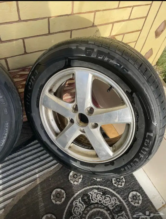 باب اكورد موديل 2004 نظيف وشبك اكورد اصلي موديل 2004نظيف و 0