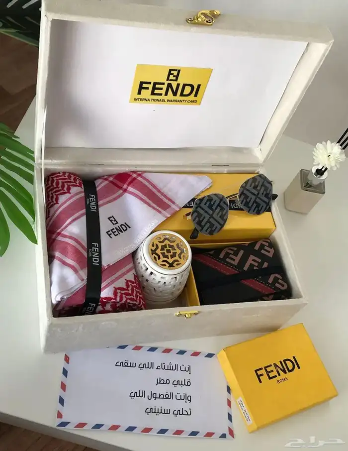 اطقم رجاليه من فندي 0