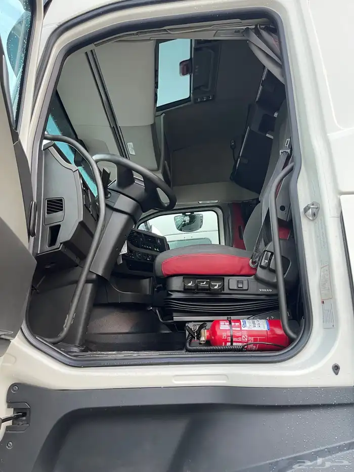 مجموعة شاحنات فولفو 2021 حجم FH 460 بطايق جدة 9