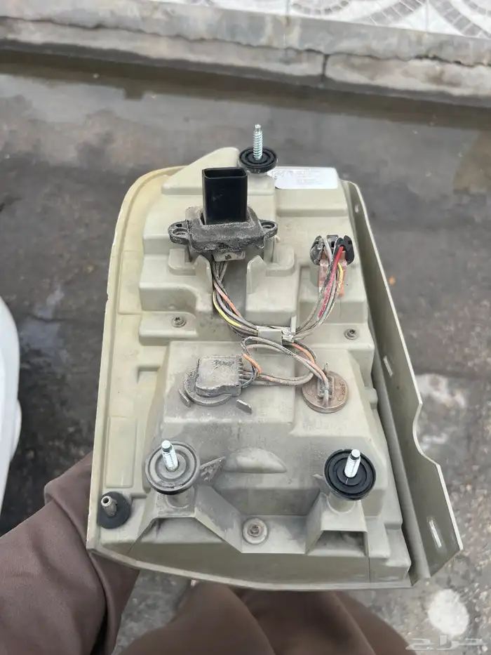 اصطب كرايسلر خلفي يمين 1