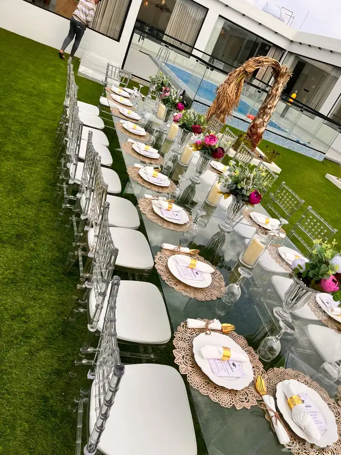 طاولات ضيافه طاولات عشاء شفاف 0