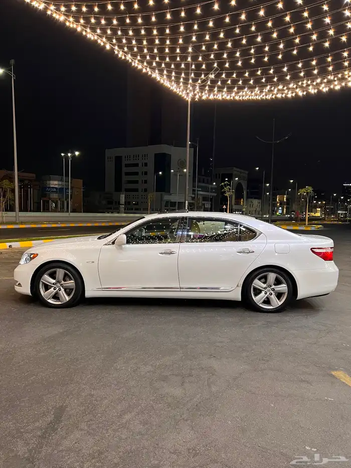 تم البيع لكسزس LS460 موديل 2009 1