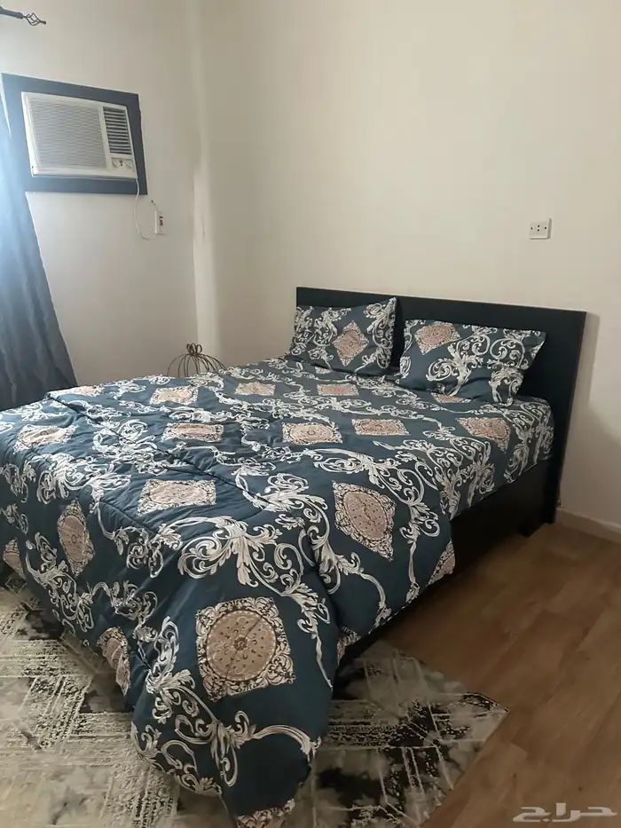 Queen size bed available 0