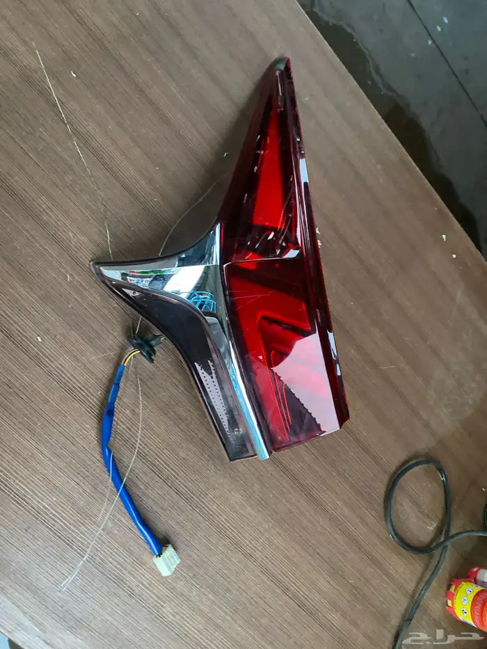 اصطب يسار لكزس LS500 0