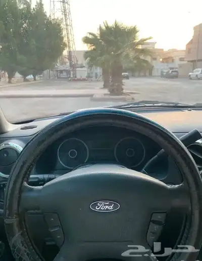 للبيع فورد اكسبدشن 2005 4