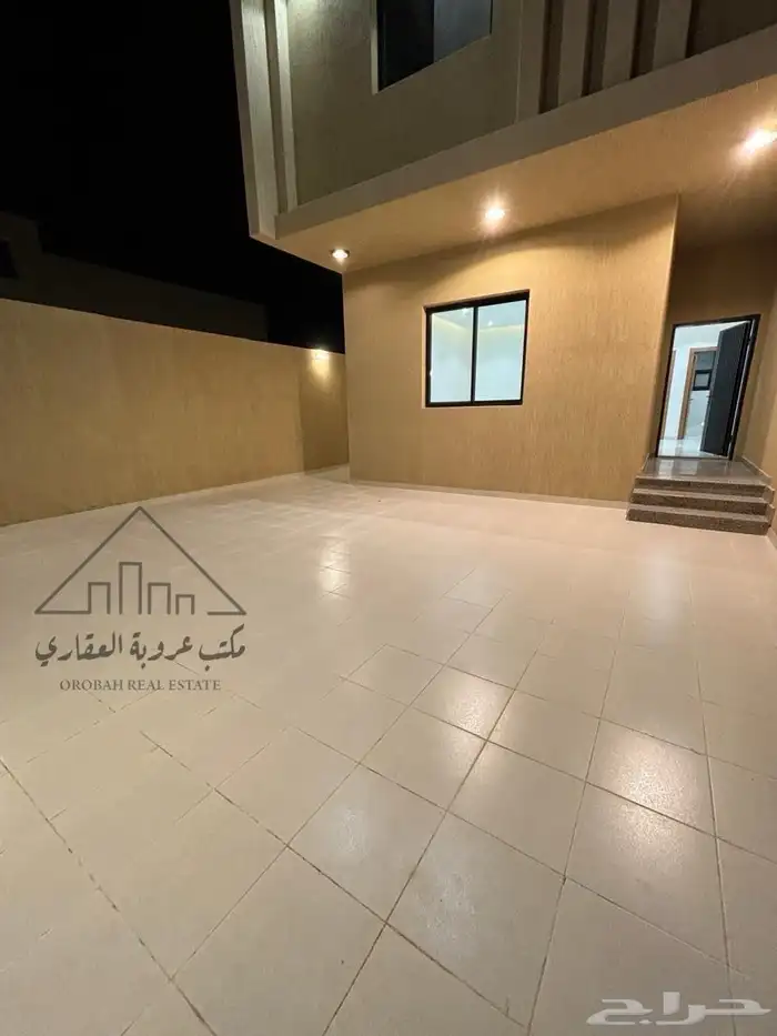 للبيع شقه دور ارضي حي الشفا تبوك مساحه كبيره 1