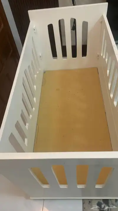 سرير اطفال نظيف مافيه شيئ المطلوب 200 0