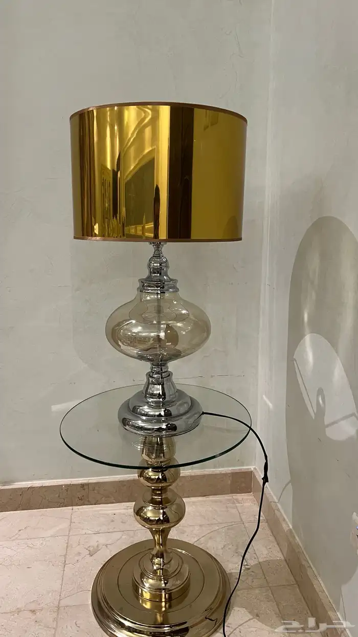 ابجورة ذهبيه وطاوله ذهبيه 2
