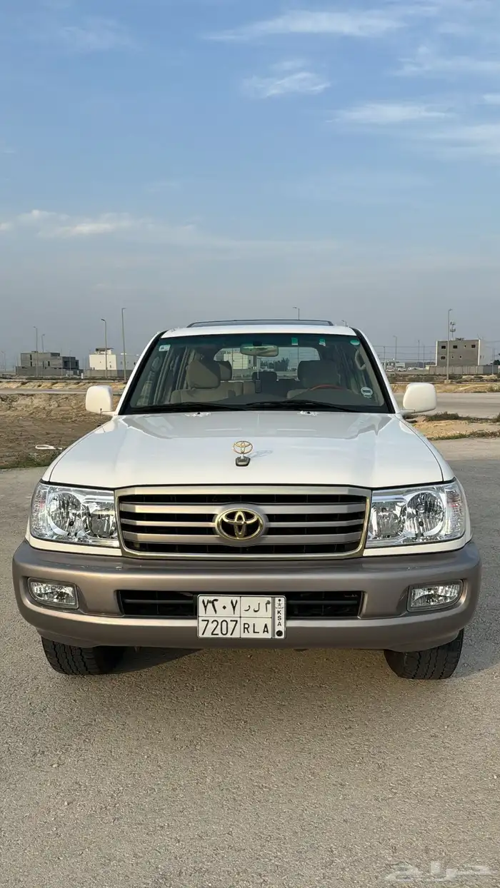 لاندكروزر صنف ومخزن 2006 تم البيع 9
