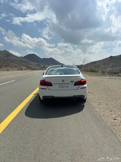 بي ام M5 2015 نضيفة جدا 6