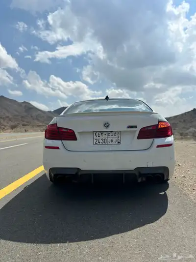 بي ام M5 2015 نضيفة جدا 4