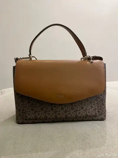 شنطة نسائيه DKNY 9