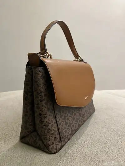 شنطة نسائيه DKNY 8
