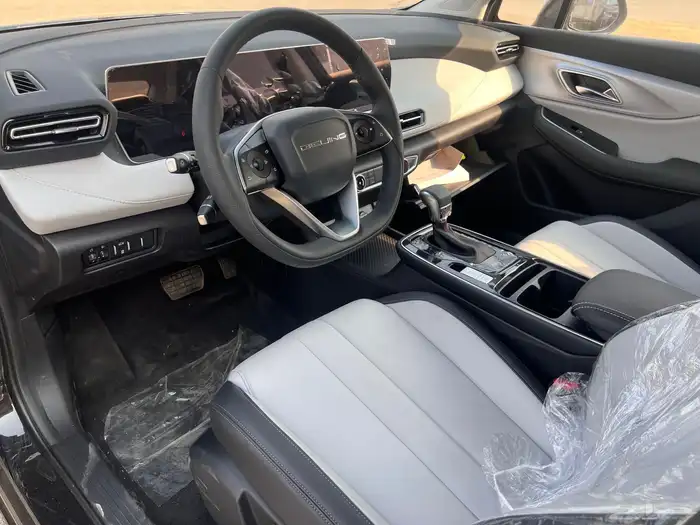 بايك U5 بلس 2025 لاكجري SR 8