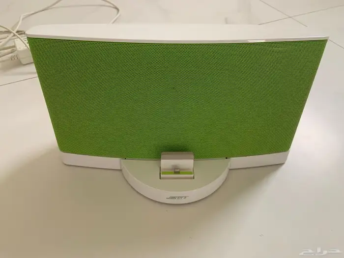 مكبر صوت وشاحن جوال من BOSE 0