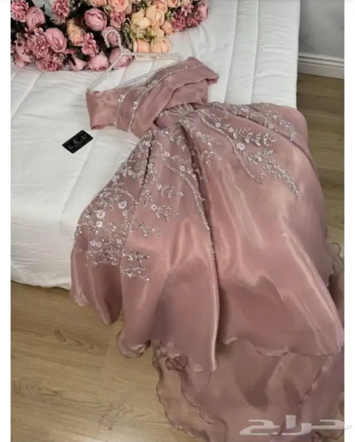 فستان فخم مستعمل(المجمعة) 0