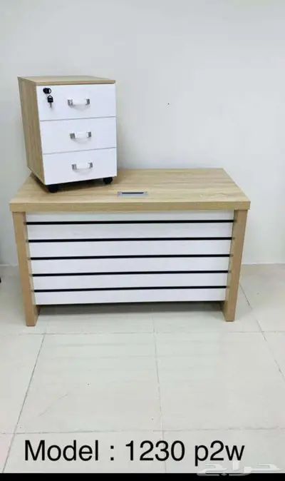 office furniture avaiBLE FOR A CHEAP PRICE COME WATTSAP 0