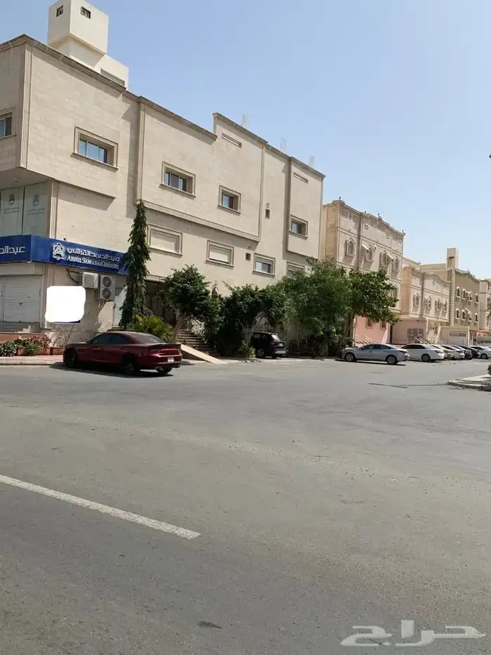 عمارة تجارية للبيع على شارعين في موقع مميز بدخل 7.5 1