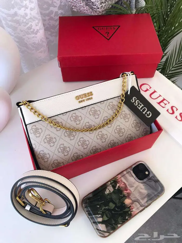 شنط جيس مستطيلة شنطات قيس متوفر عدة انواع واشكال غيس Guess 12