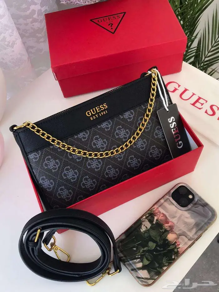 شنط جيس مستطيلة شنطات قيس متوفر عدة انواع واشكال غيس Guess 11