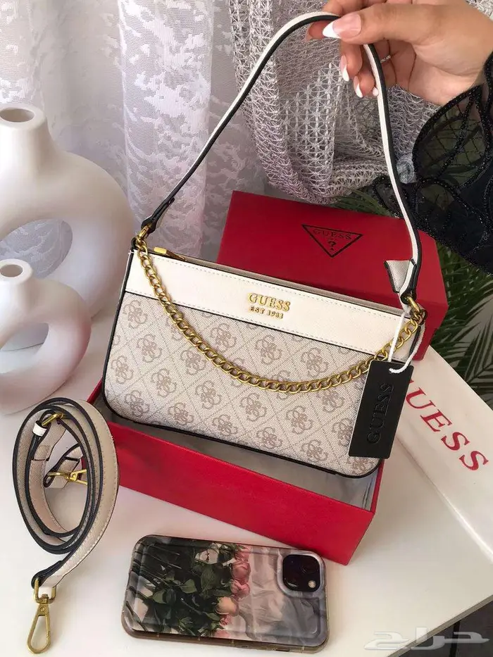 شنط جيس مستطيلة شنطات قيس متوفر عدة انواع واشكال غيس Guess 6