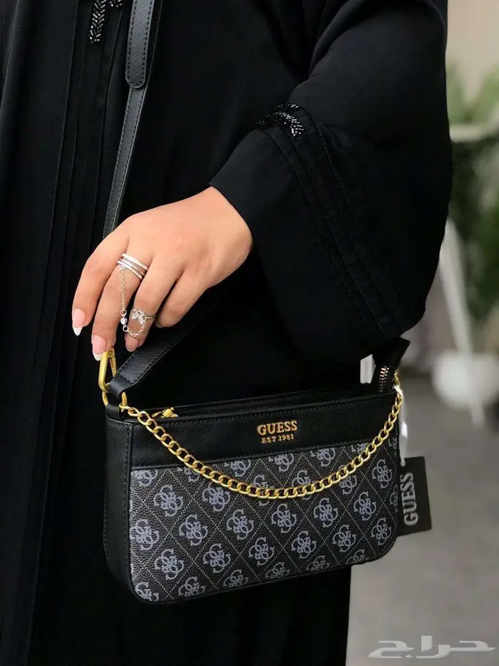 شنط جيس مستطيلة شنطات قيس متوفر عدة انواع واشكال غيس Guess 3