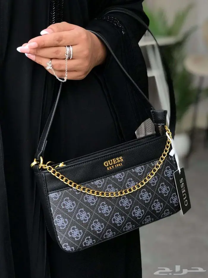 شنط جيس مستطيلة شنطات قيس متوفر عدة انواع واشكال غيس Guess 1