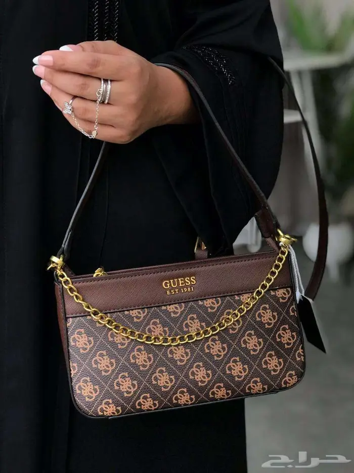 شنط جيس مستطيلة شنطات قيس متوفر عدة انواع واشكال غيس Guess 0