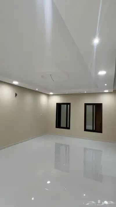 للبيع فيلا في الخبر حي الشراع المساحه 437 6
