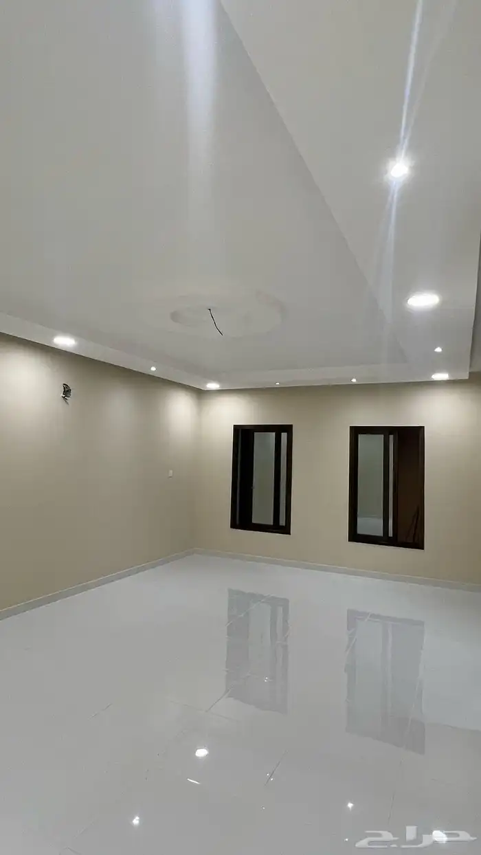 للبيع فيلا في الخبر حي الشراع المساحه 437 6