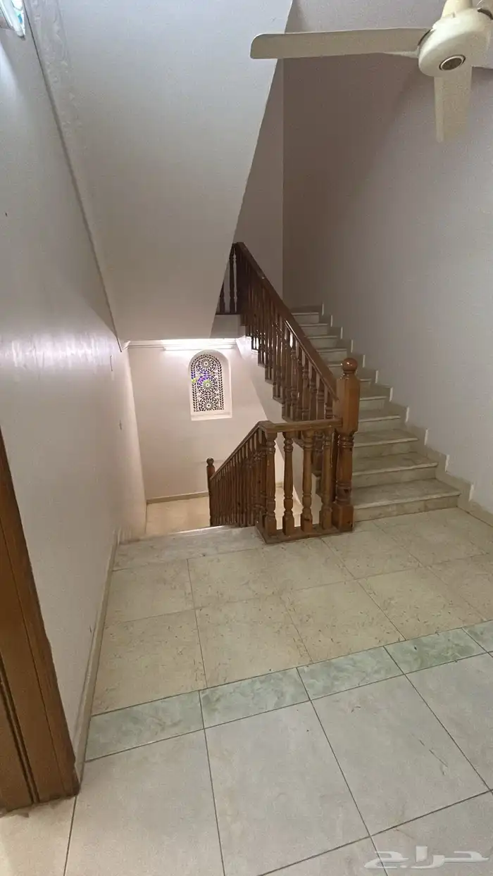 عمارة للايجار جازان مخطط 5 على شارعين. 6